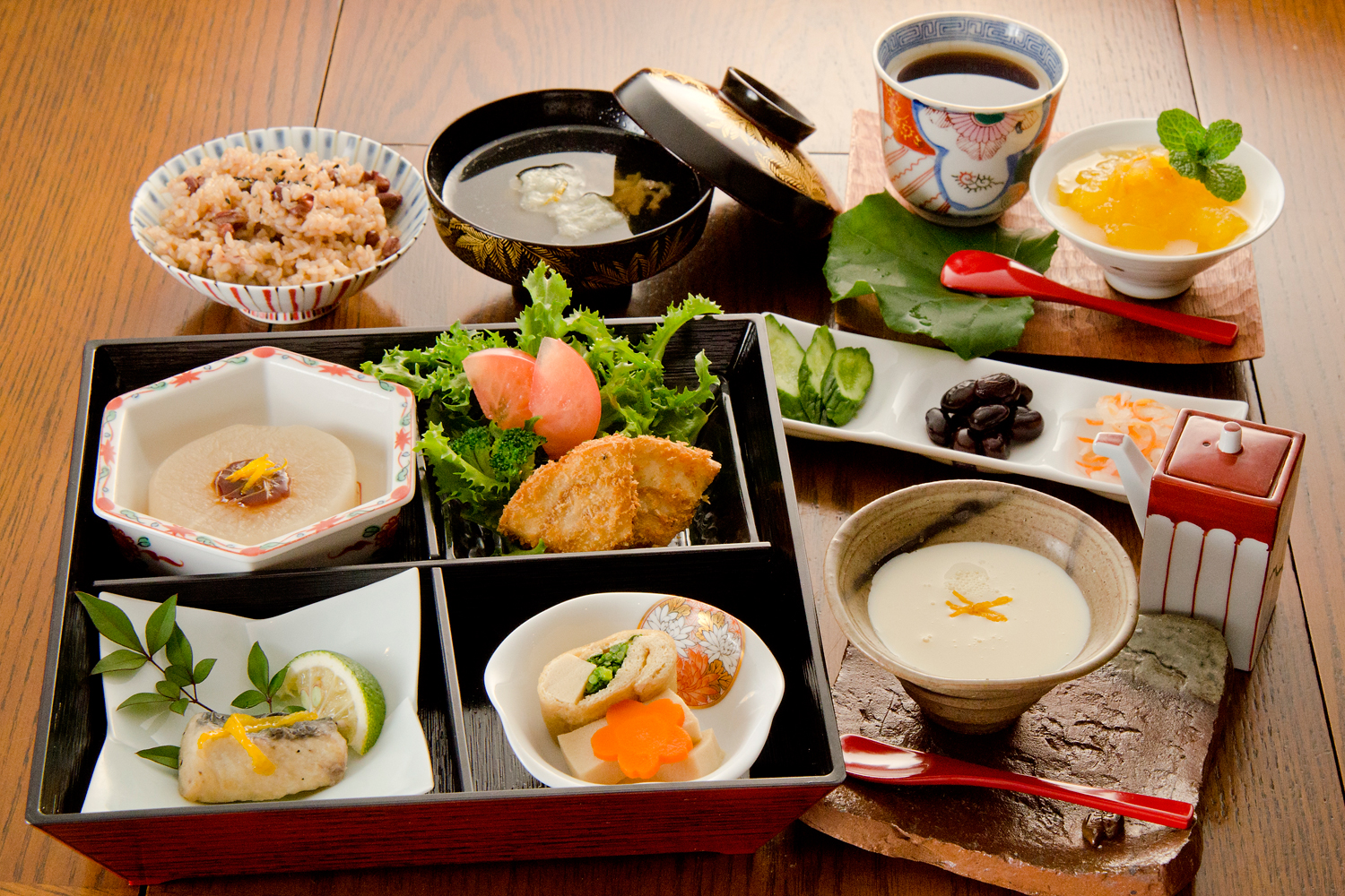素食カフェ・天然石ブレスレット　つどい